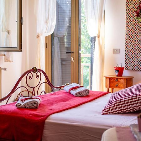 La Vie En Rose Bed & Breakfast Buia Екстериор снимка