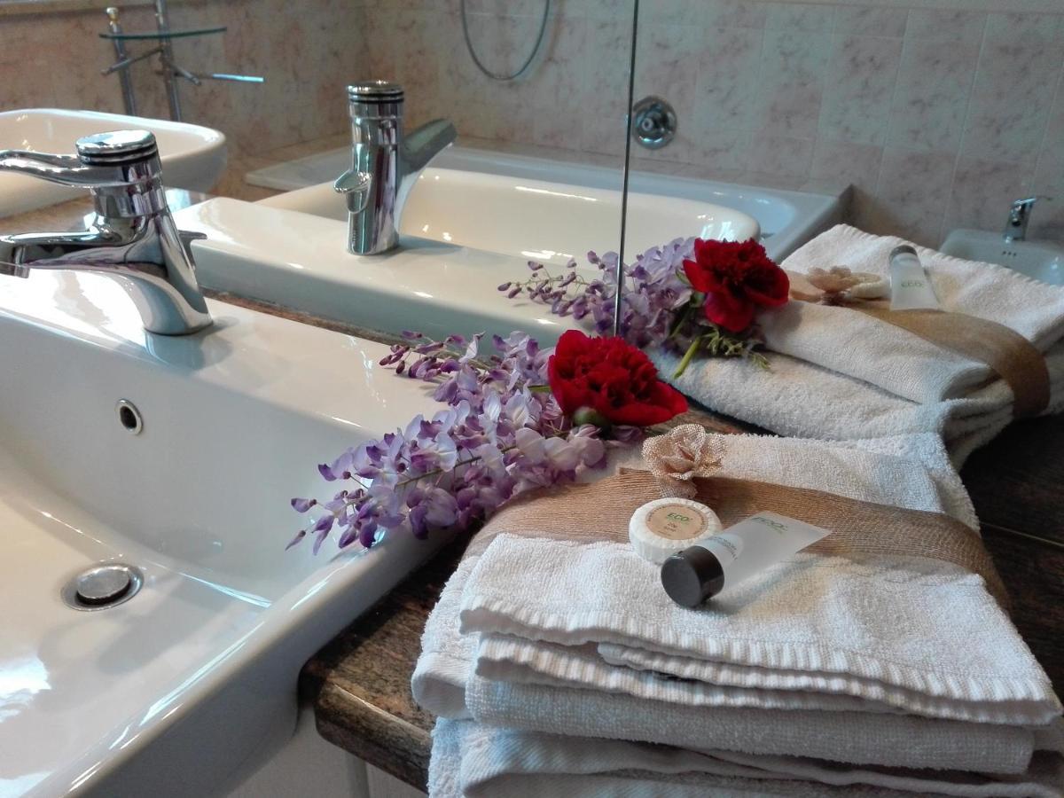 La Vie En Rose Bed & Breakfast Buia Екстериор снимка
