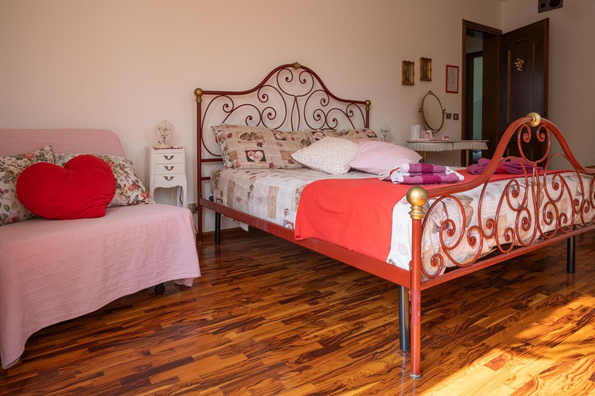 La Vie En Rose Bed & Breakfast Buia Екстериор снимка