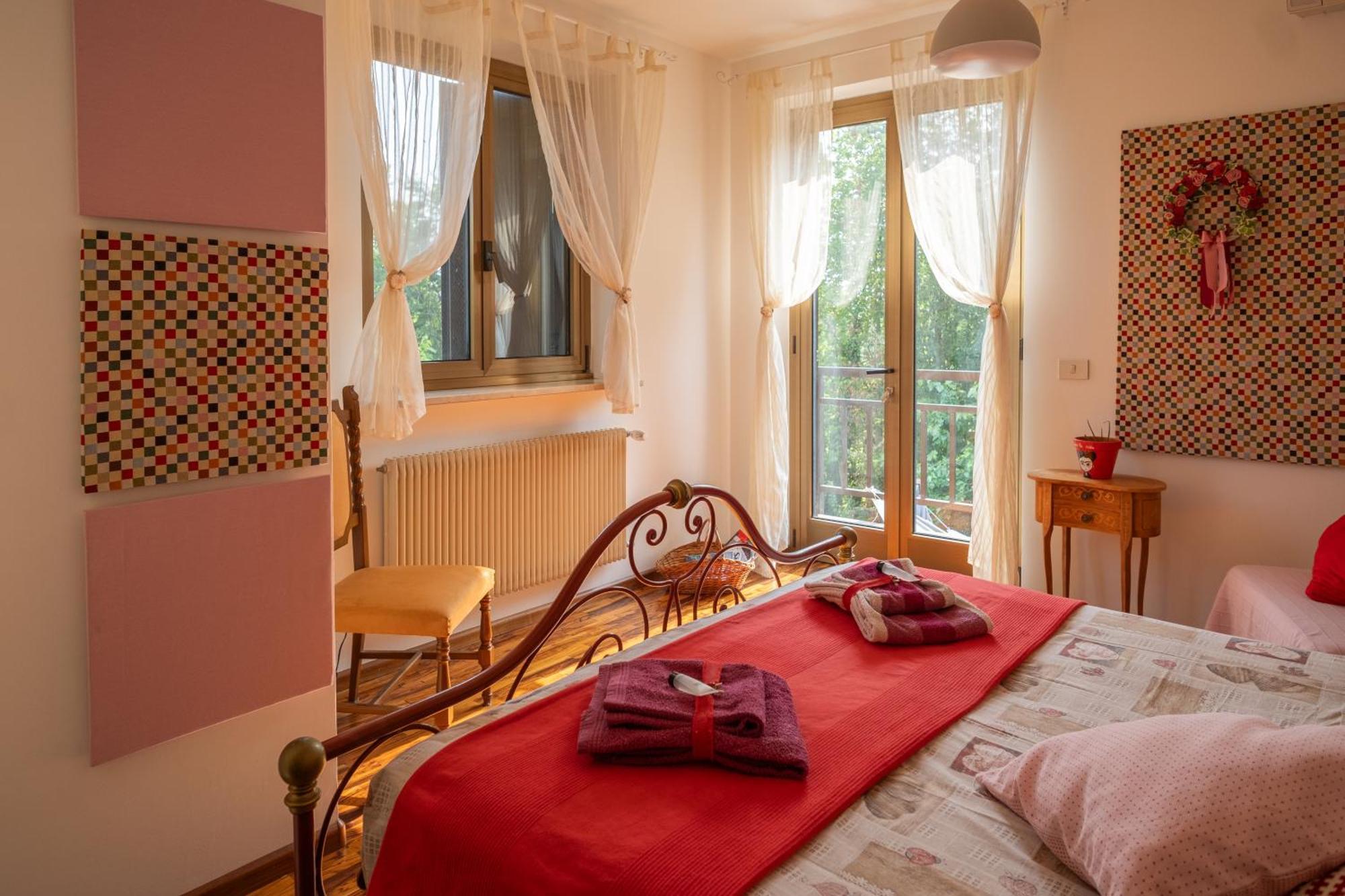La Vie En Rose Bed & Breakfast Buia Екстериор снимка